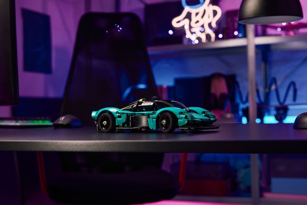 LEGO Technic Aston Martin Valkyrie 42208