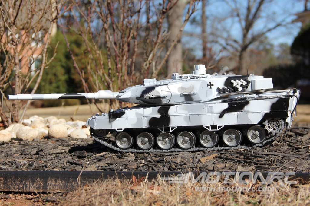 Heng Long German Leopard 2A6 Winter Camo Professional Edition 1/16 Scale Battle Tank - RTR HLG3889-004