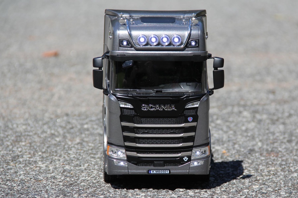Huina Scania 770S Grey 1/18 Scale Semi Tractor - RTR