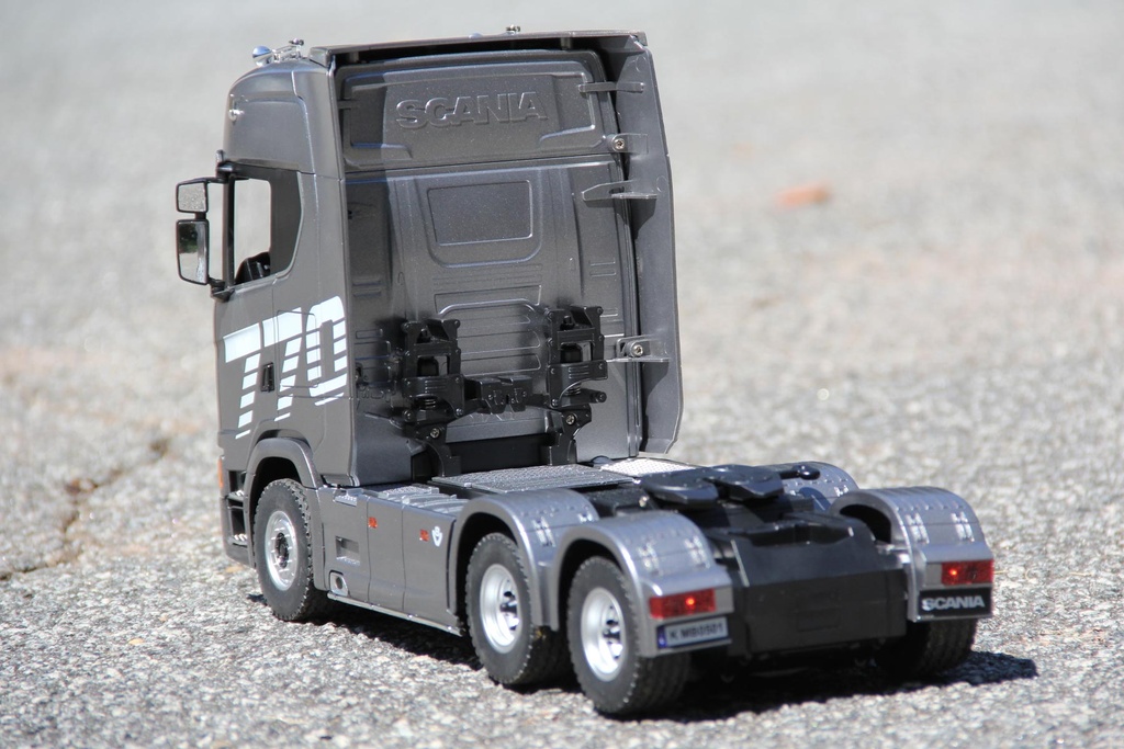 Huina Scania 770S Grey 1/18 Scale Semi Tractor - RTR