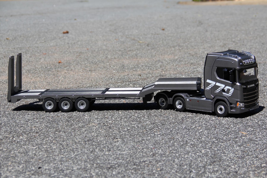 Huina Scania 770S Grey 1/18 Scale Semi Tractor - RTR