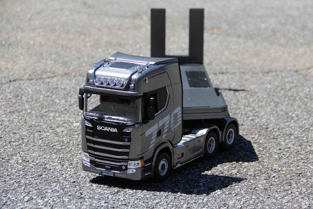 Huina Scania 770S Grey 1/18 Scale Semi Tractor - RTR