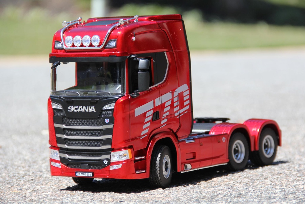 Huina Scania 770S Red 1/18 Scale Semi Tractor - RTR