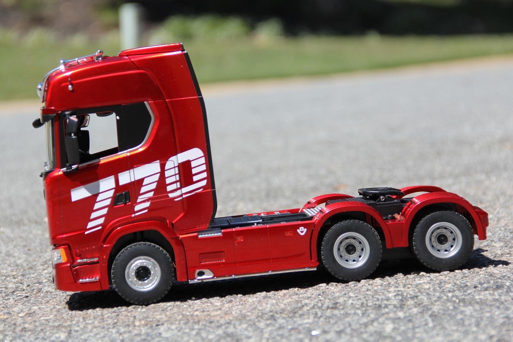 Huina Scania 770S Red 1/18 Scale Semi Tractor - RTR