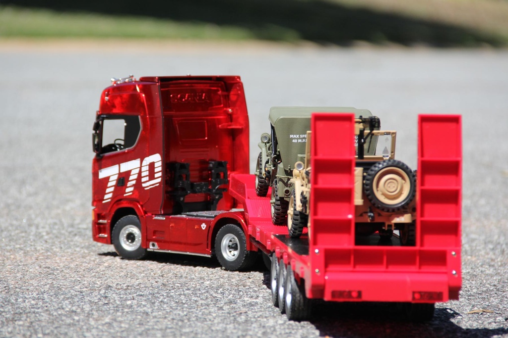 Huina 1/18 Scale Red Platform Semi Trailer - RTR