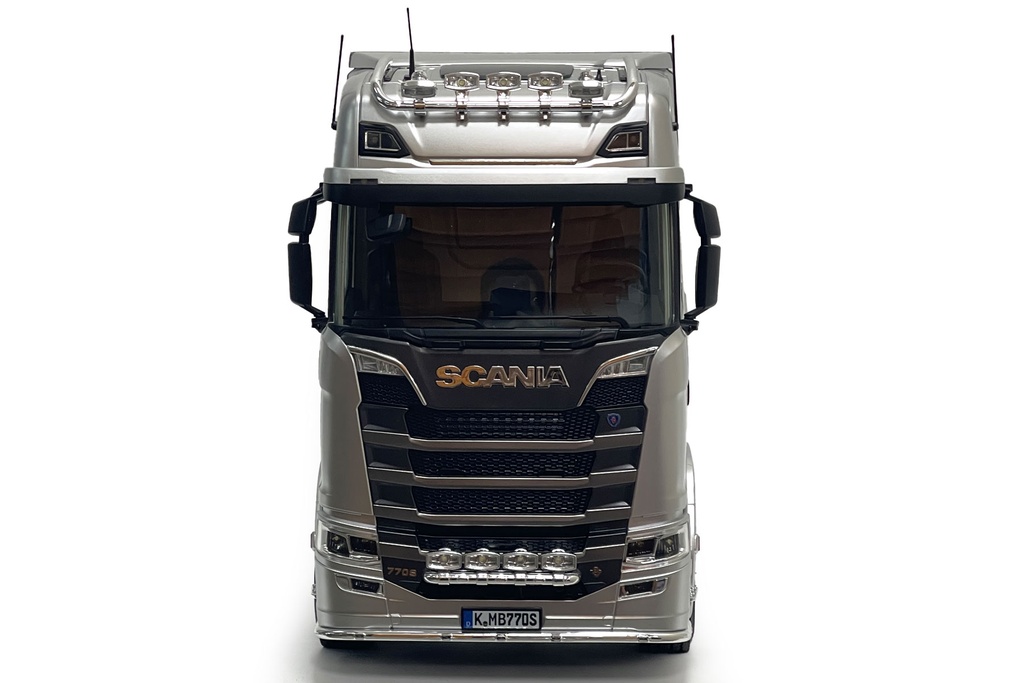 Kabolite K770S Silver Scania 770S 1/14 Scale 6x6 Tractor - RTR