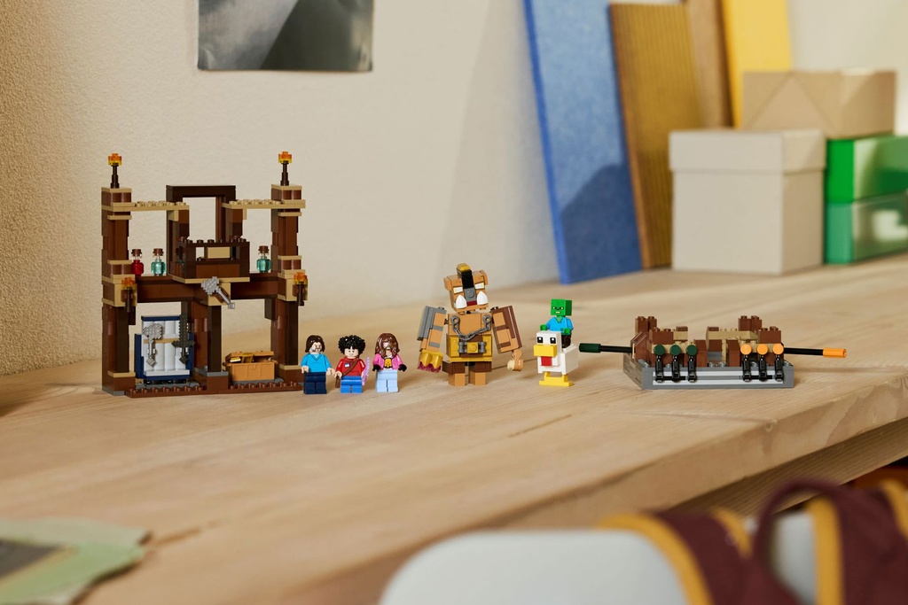 LEGO Minecraft Woodland Mansion Fighting Ring