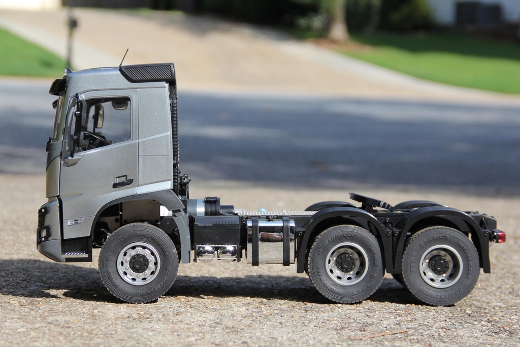 Double Eagle Volvo FMX 1/14 Scale Metal 6x4 Semi Truck - RTR
