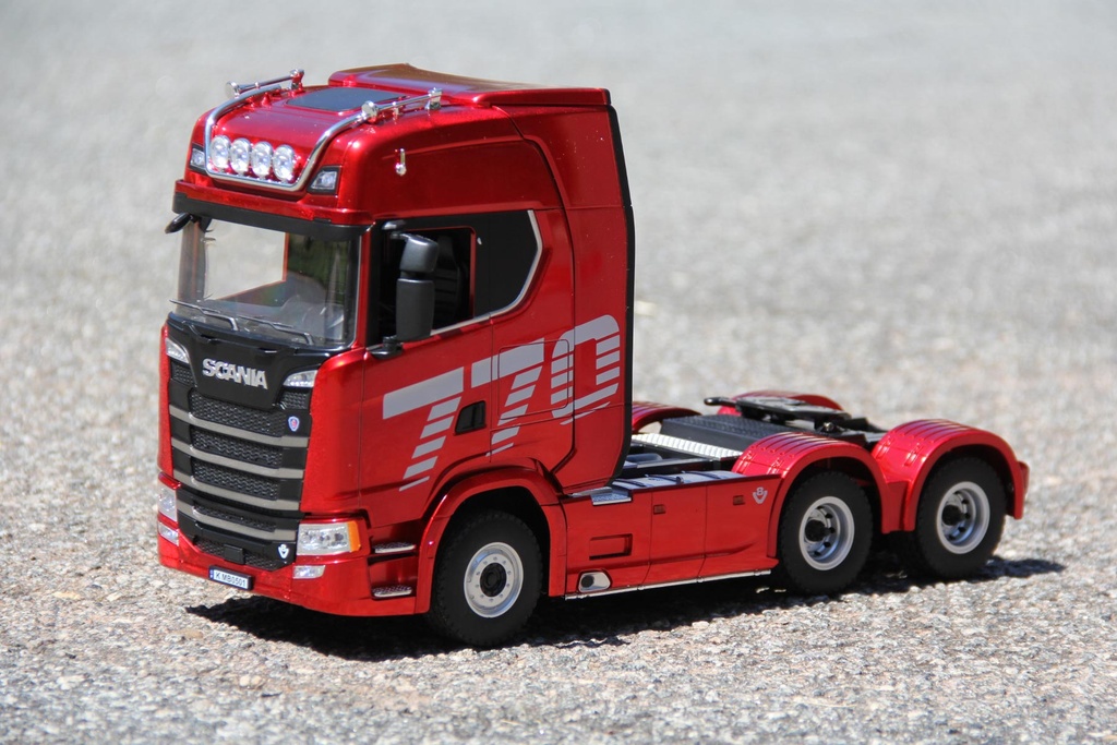 Huina Scania 770S Red 1/18 Scale Semi Tractor - RTR