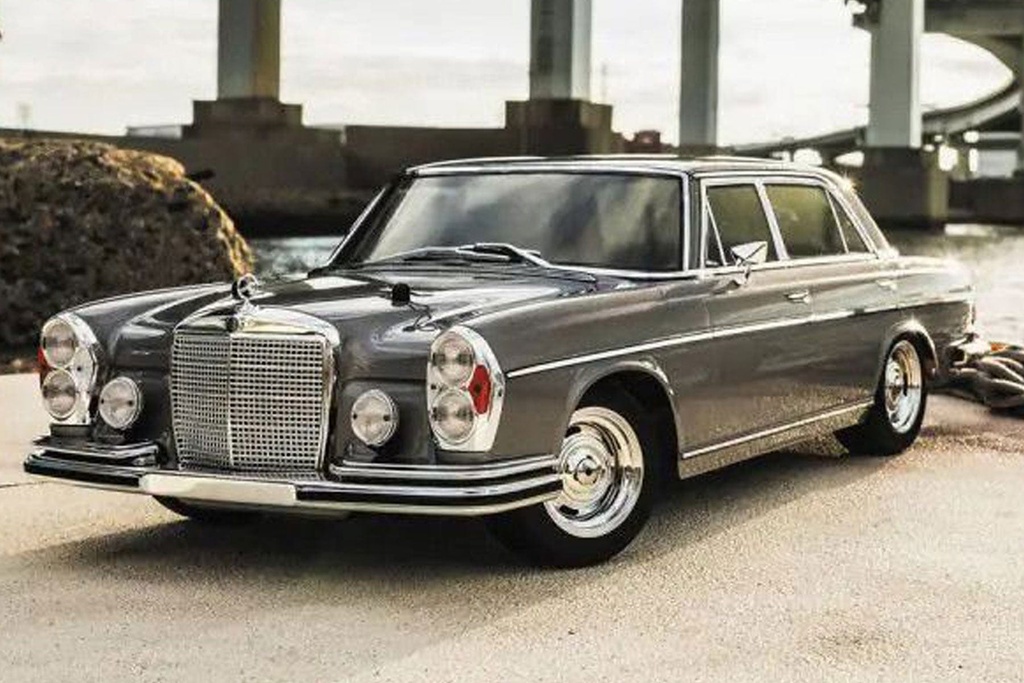 Kyosho Fazer Mk2 FZ02L 1971 Mercedes-Benz 300SEL 6.3 1/10 Scale 4WD Car - RTR