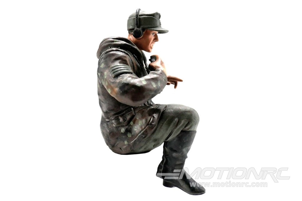 Torro 1/16 Scale Figure Schwimmwagen Radio Operator Winter TORFG-10024